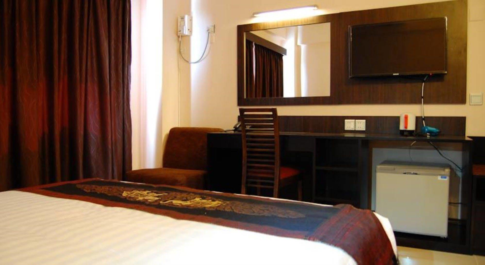 Yankin Hotel 3*