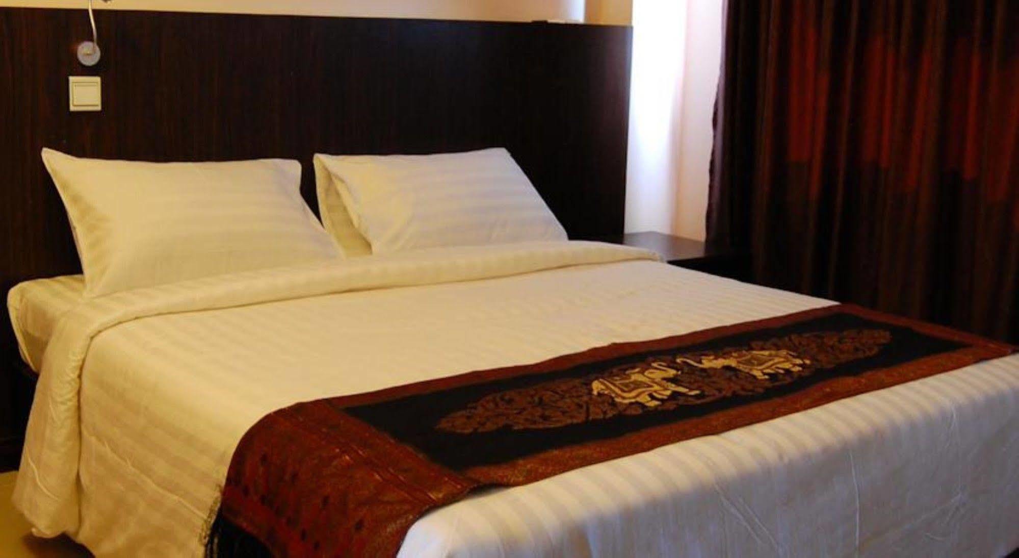 Yankin 3* Yangon