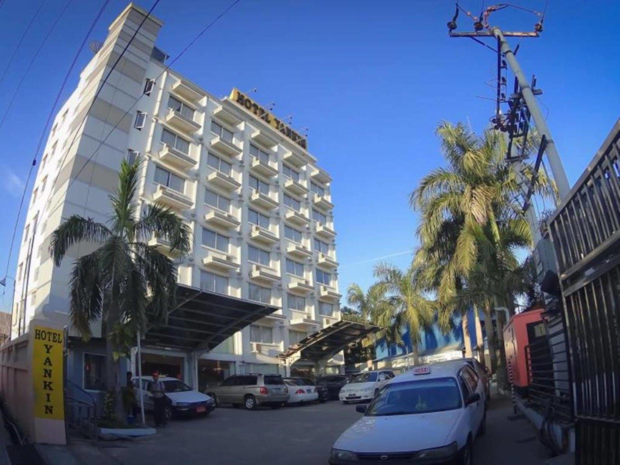 Hotel Yankin 3*