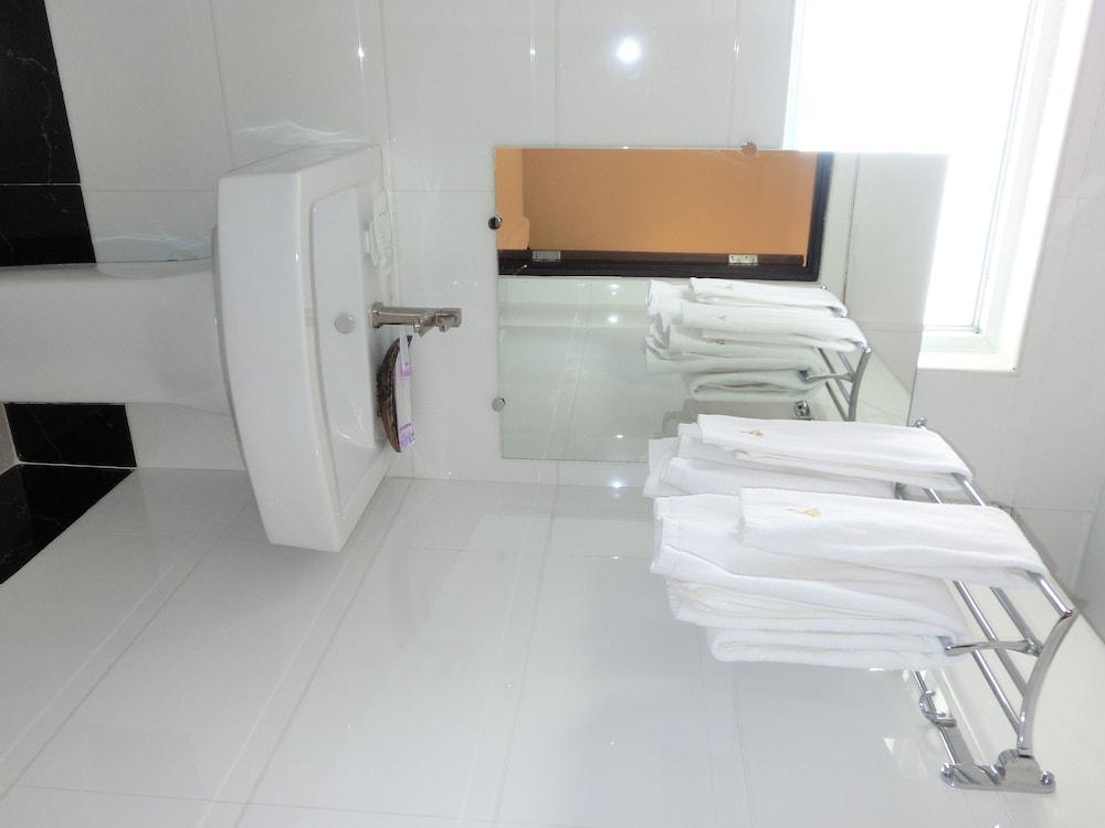 Hotel Yankin 3*