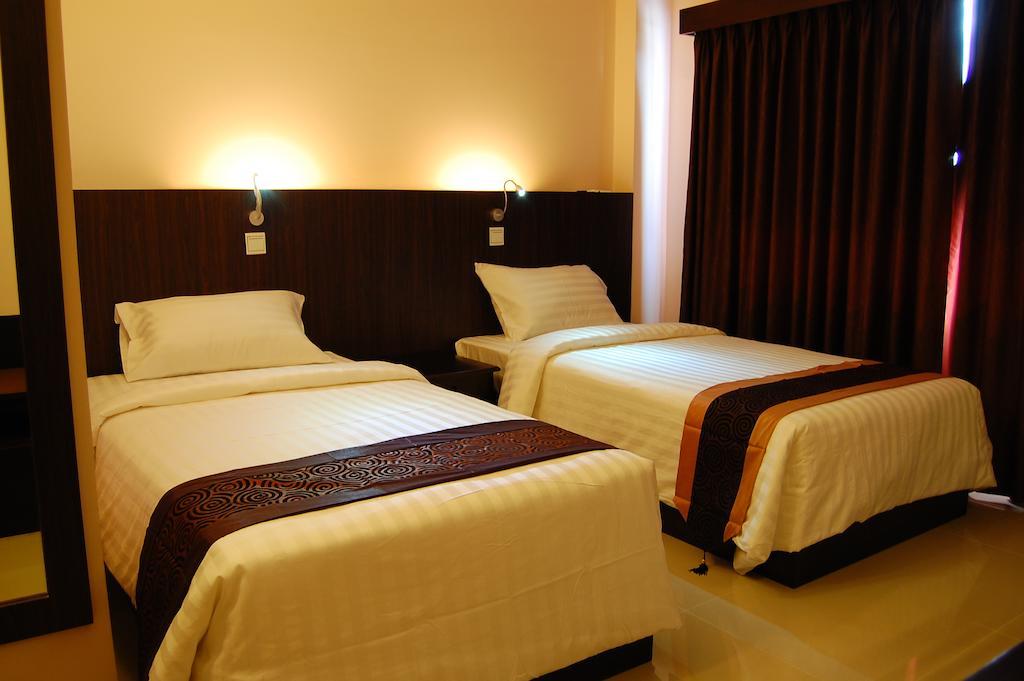 Yankin 3* Yangon