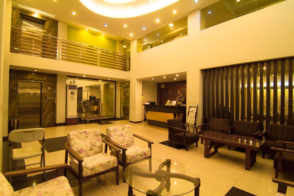 Yankin Hotel 3*