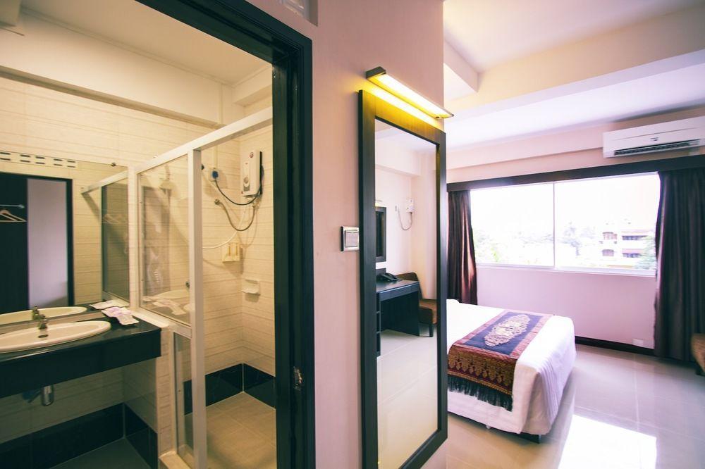 Yankin 3* Yangon