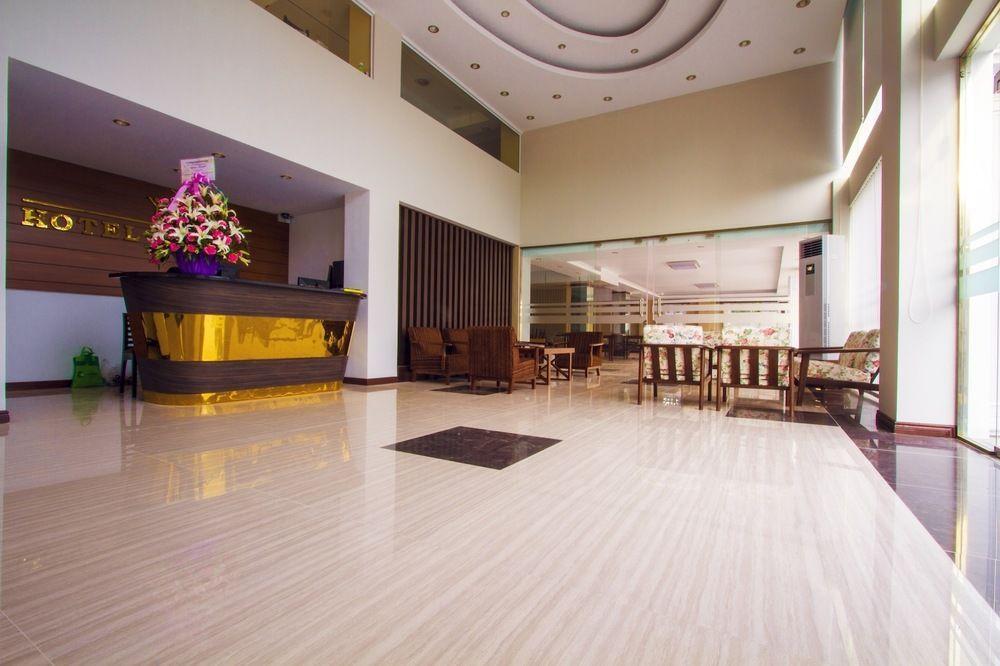Yankin 3* Yangon