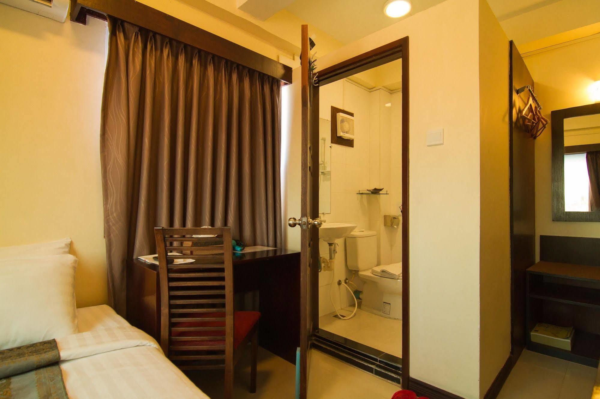 Yankin 3* Yangon