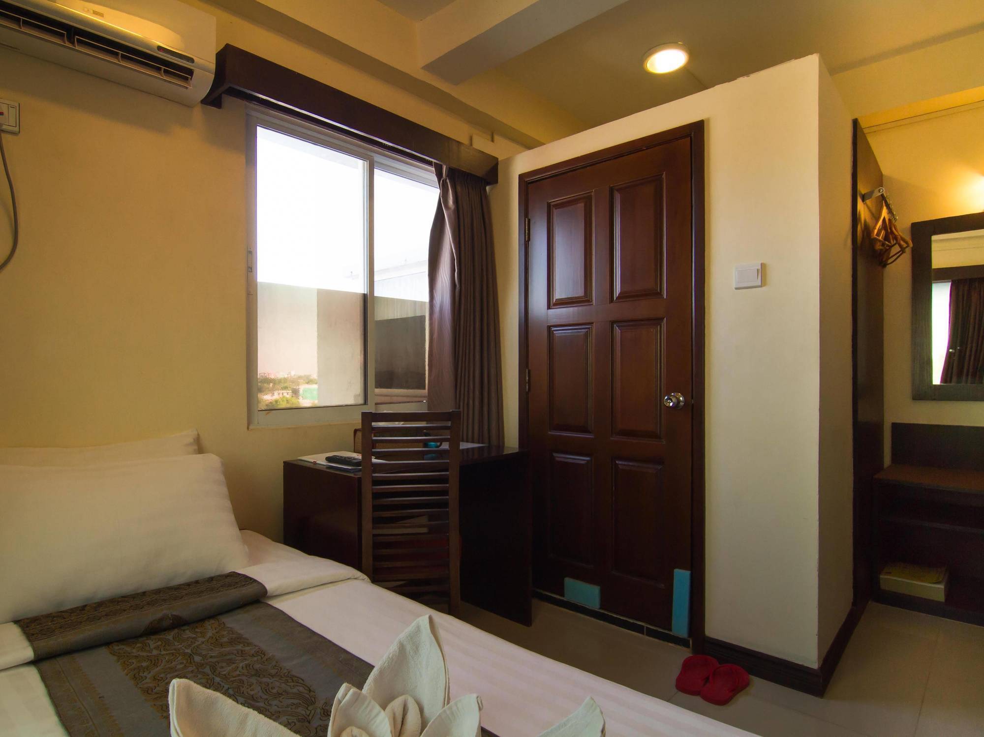 Hotel Yankin 3*