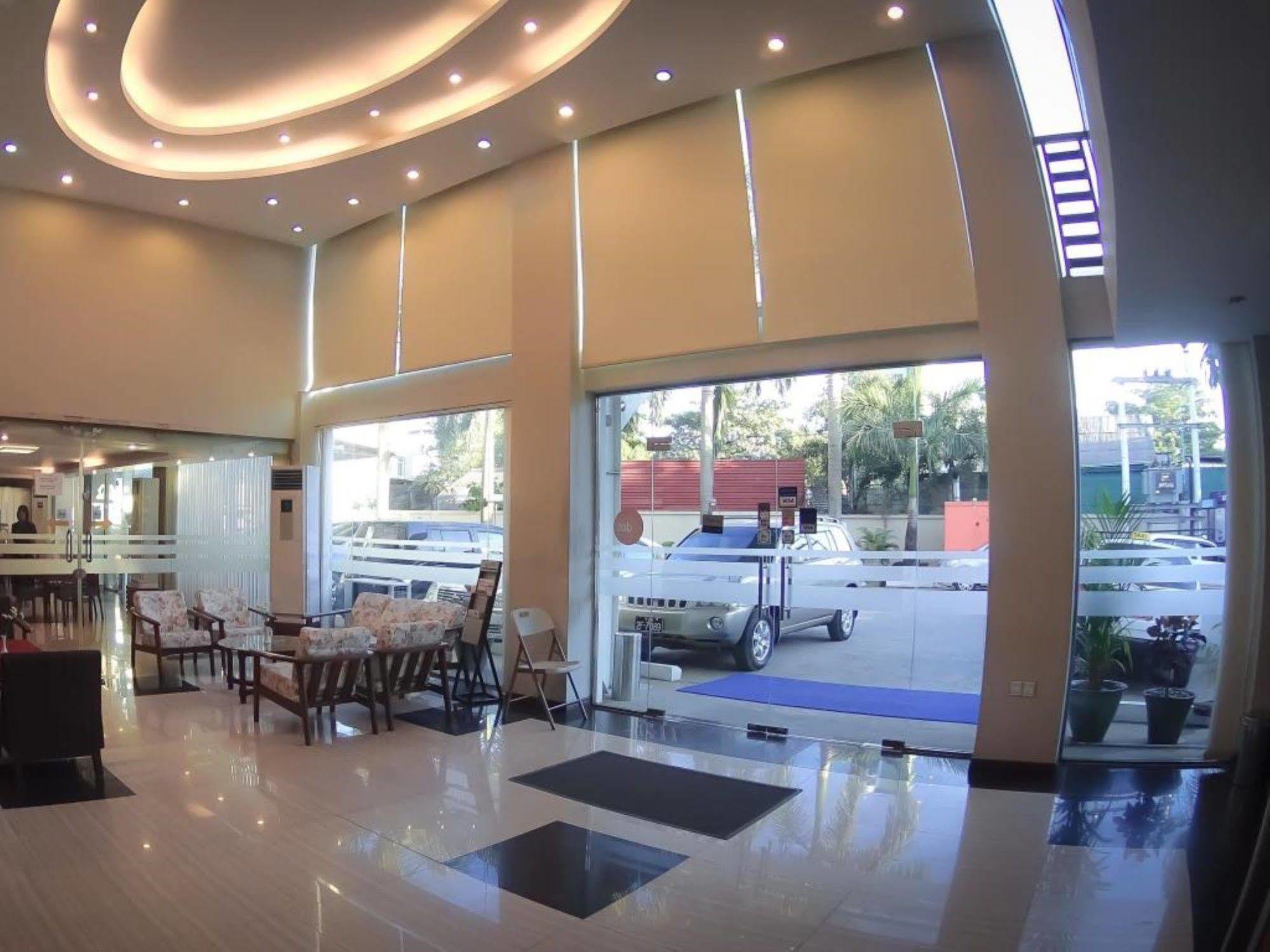 Yankin 3* Yangon
